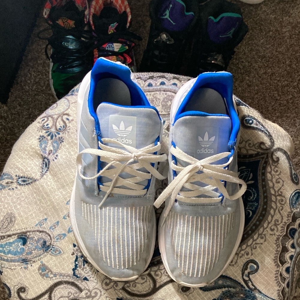 Adidas originals. Swift Run